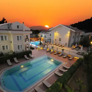 Hotel Sea Breeze And